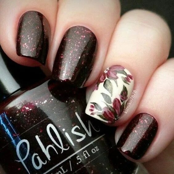 Brown and gold ombre nails Ombre nails glitter, Brown nails, Gold nails