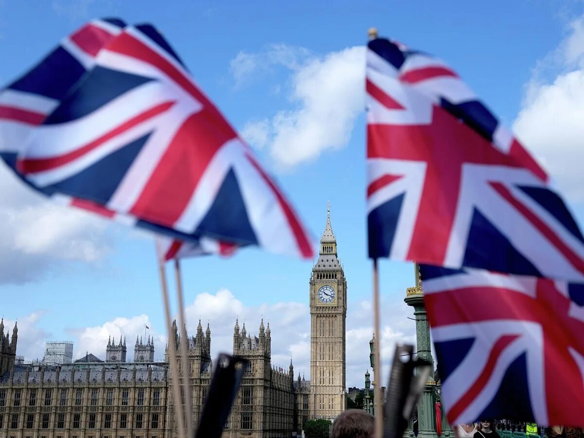 МИД Англии. Великобритания МИД флаг. Англия и Великобритания. Великобритания люди. Британия запретила