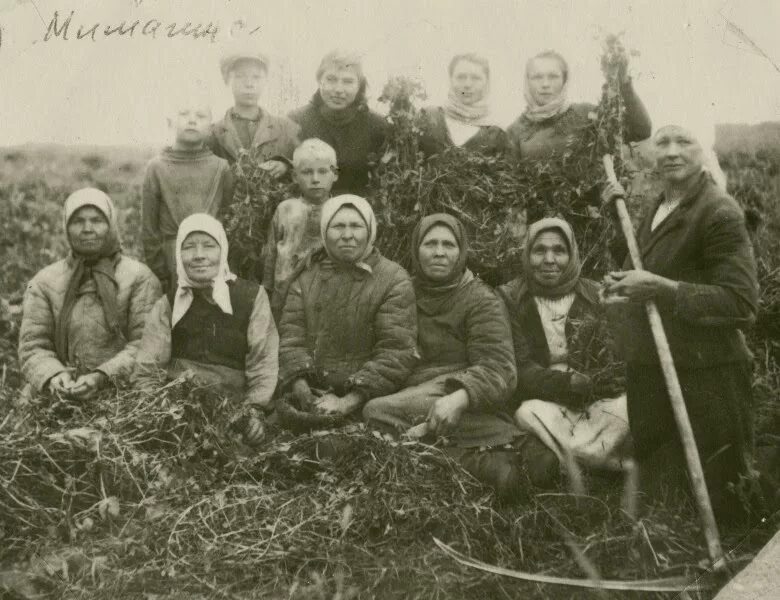 Чем был приезд фотографа для жителей села. Деревня Осиновка Курганская область. Жители деревни Бабиново Курганской области. Село сумки Курганская область. Жители деревни Бокша.