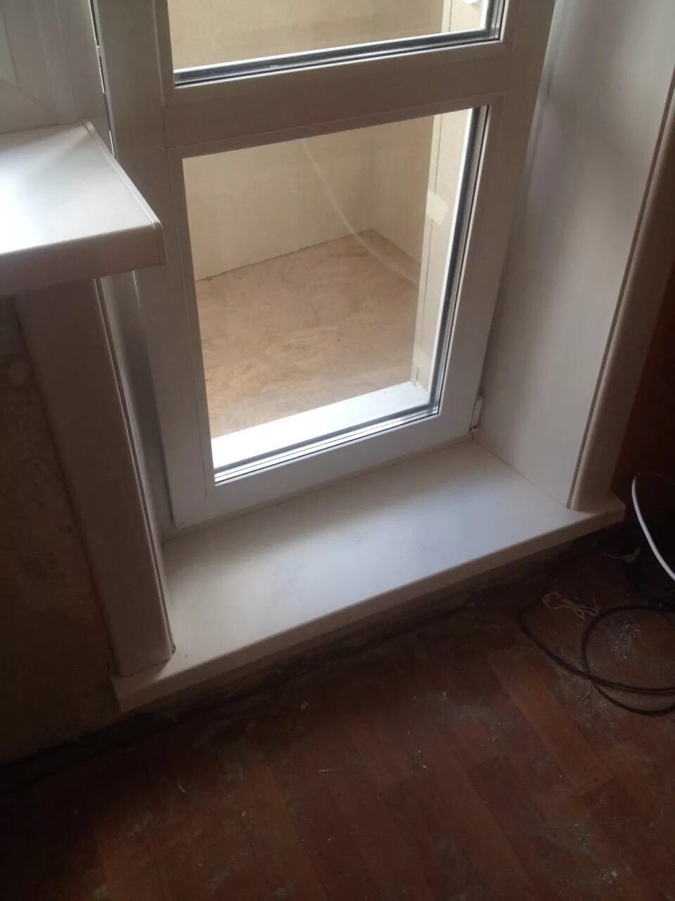 Отделка откосов балконного блока. Откосы для пластиковых окон кюнель. Откосы на лоджии. Откосы кюнель. Балконные откосы.