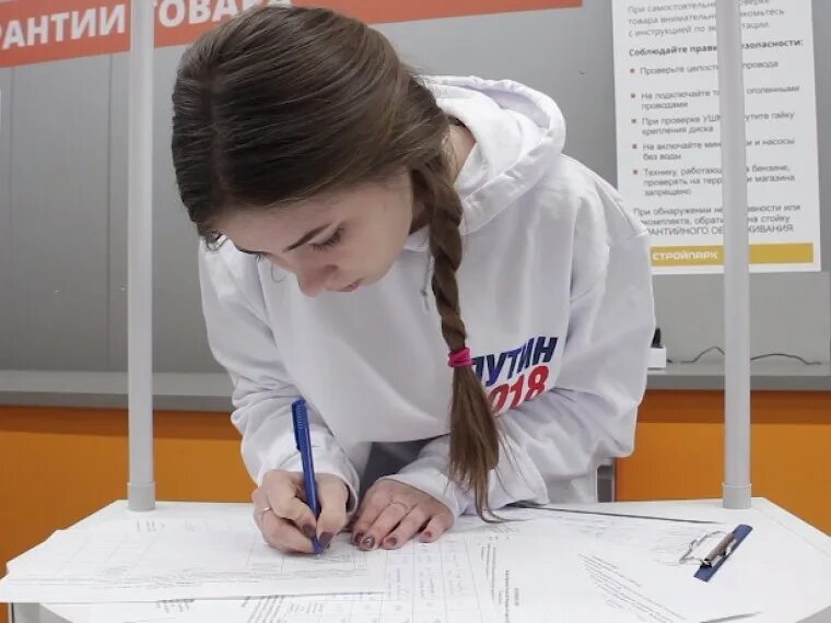 сбор подписей за кандидата. как собрать подписи. проект сиреневый бульвар серов. где собирают подписи за надеждина в петрозаводске. выборы сбор подписей.