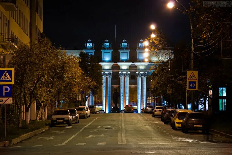 Самара вечером. Огни вечерней Самары. Вечерний город Самара. Самара улица Самарская ночью. Вечер в городе Самара.