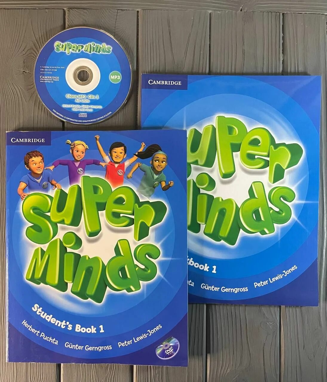 Super minds 1 at school. Super minds 1 workbook. super minds workbook. super minds 1 student&#039;s book. super minds 7.