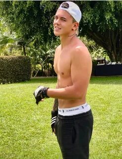 kevin roldan sin camisa - www.miraflor.be.