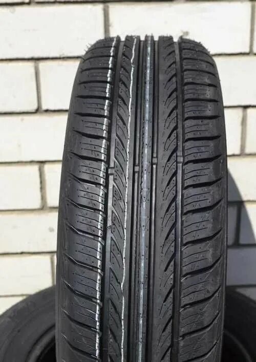 Кама Бриз 185 60 14. Кама Breeze (HK-132) 185/65 r14. 185/65 R14 Кама Breeze HK-132 86н. Кама 132 Breeze. Резина 185 65 r14 лето купить