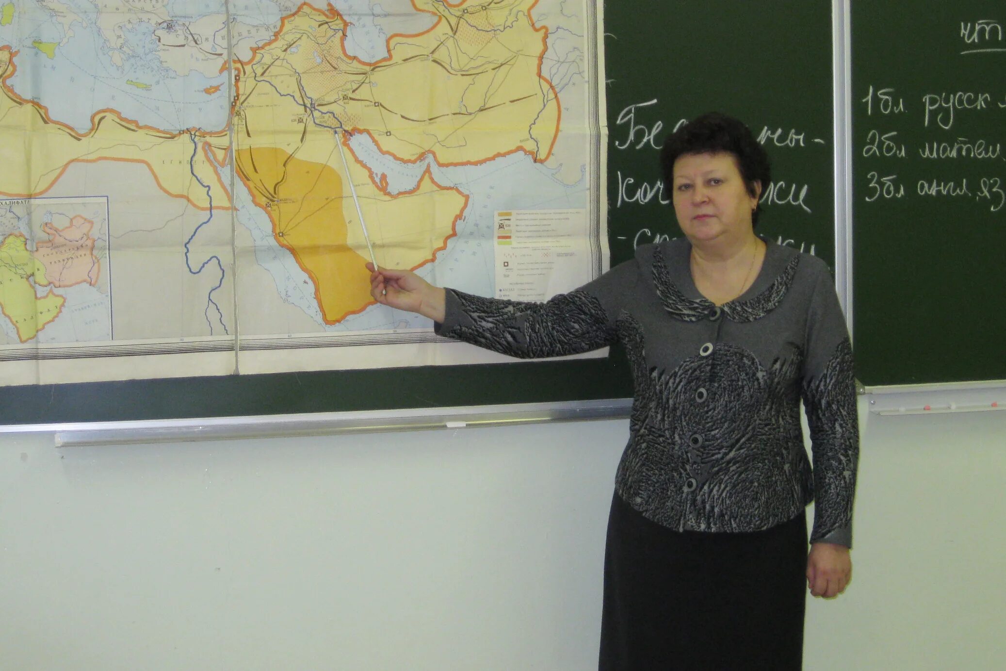 Школа 12 благовещенск амурская область учителя. Учитель истории шлиппово. Учитель истории и обществознания. Учитель истории 12. Учитель истории 12.