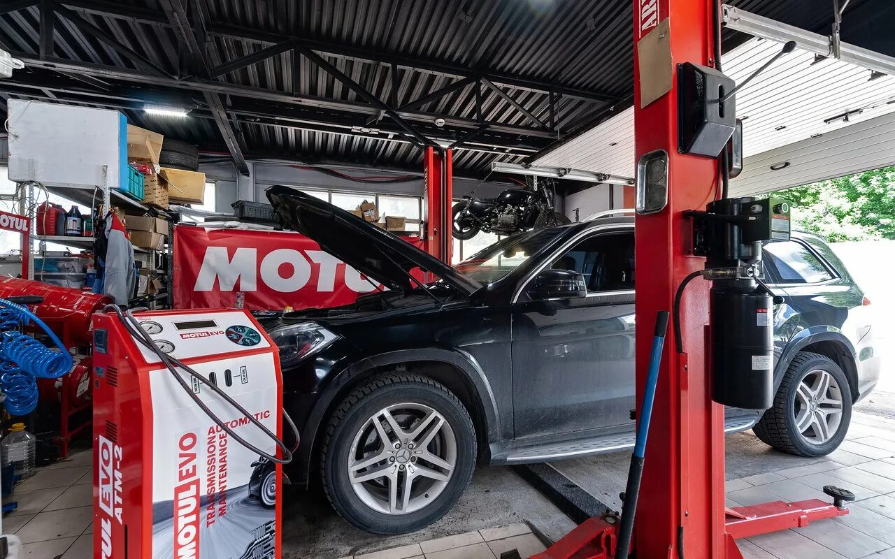 Автосервис фокс моторс. Foxmotor. Автосервис водный стадион. Fox motors plate booster. Fox motors.