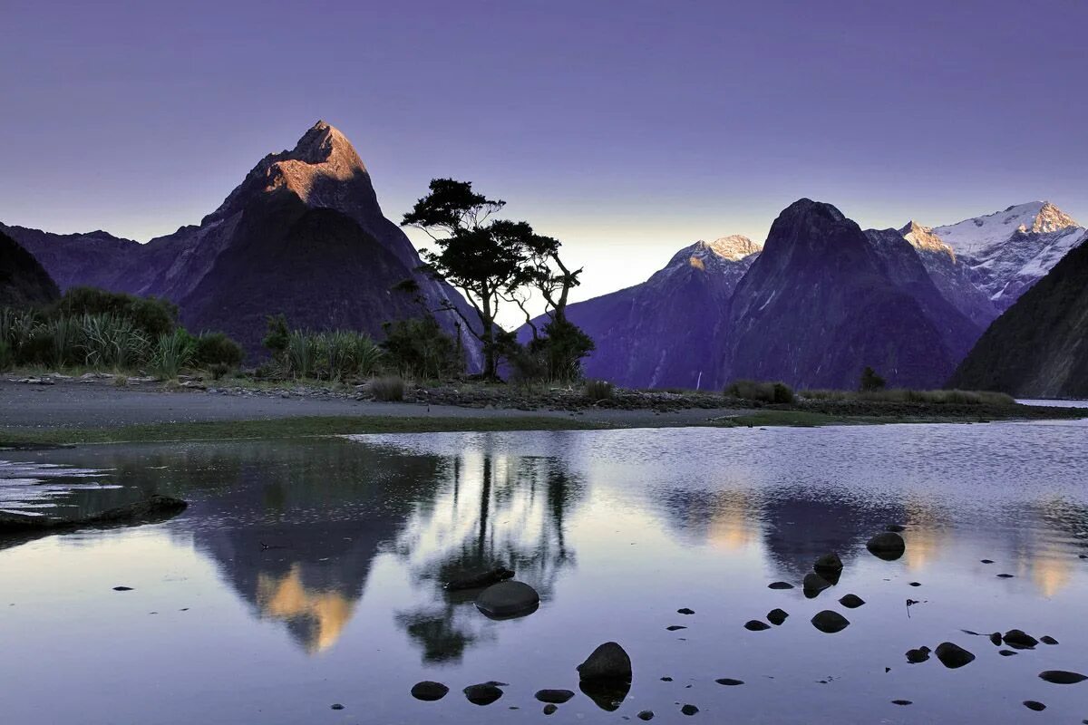 New zealand national. Национальный парк Фьордленд. Парк Фьордленд новая Зеландия. Милфорд саунд новая Зеландия. Фьорд Милфорд-саунд в новой Зеландии.