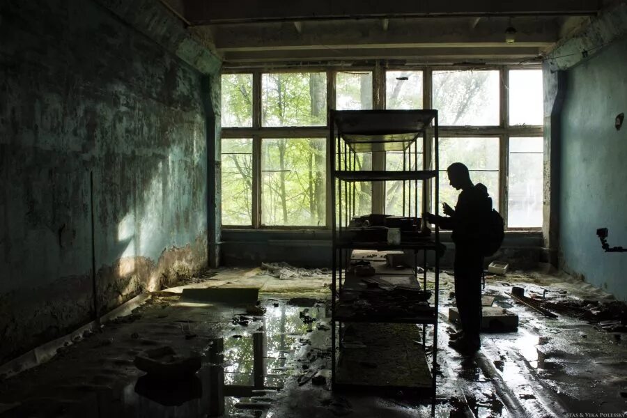 Сталкерить что это. Сталкерство Чернобыль. Сталкеры люди посещающие заброшенные места. Сталкинг в Чернобыле. Сталкерство в реальной жизни.