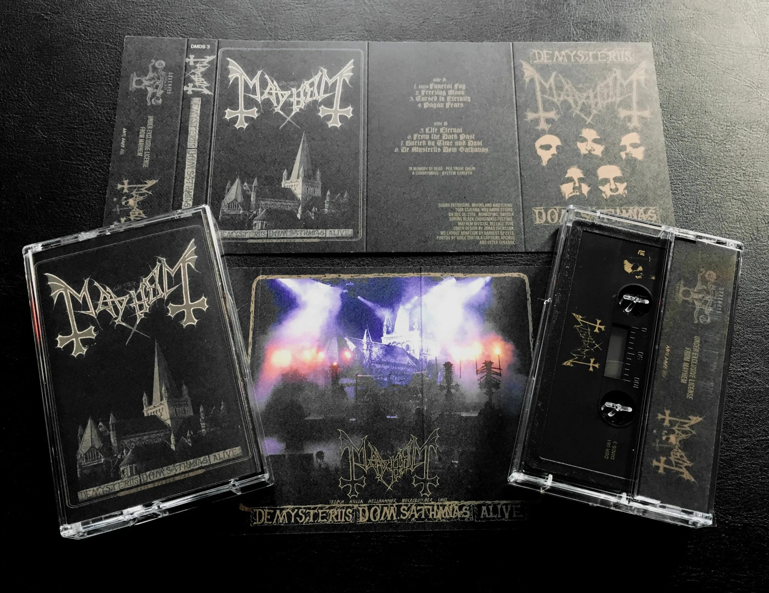 Mayhem mysteriis dom. Кассета mayhem de mysteriis dom sathanas. группа mayhem de mysteriis. mayhem de mysteriis dom sathanas обложка. обложка альбома mayhem de mysteriis dom sathanas.
