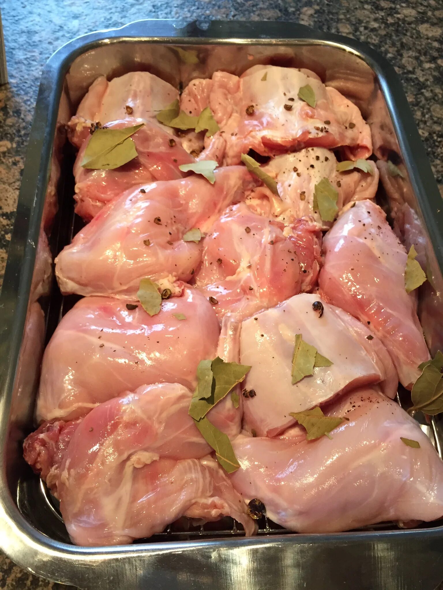 Кролик в сметане тушеный. Мясо кролика филе. Кролик запеченный в сметане. Кроличье филе. Приготовление филе кролика.