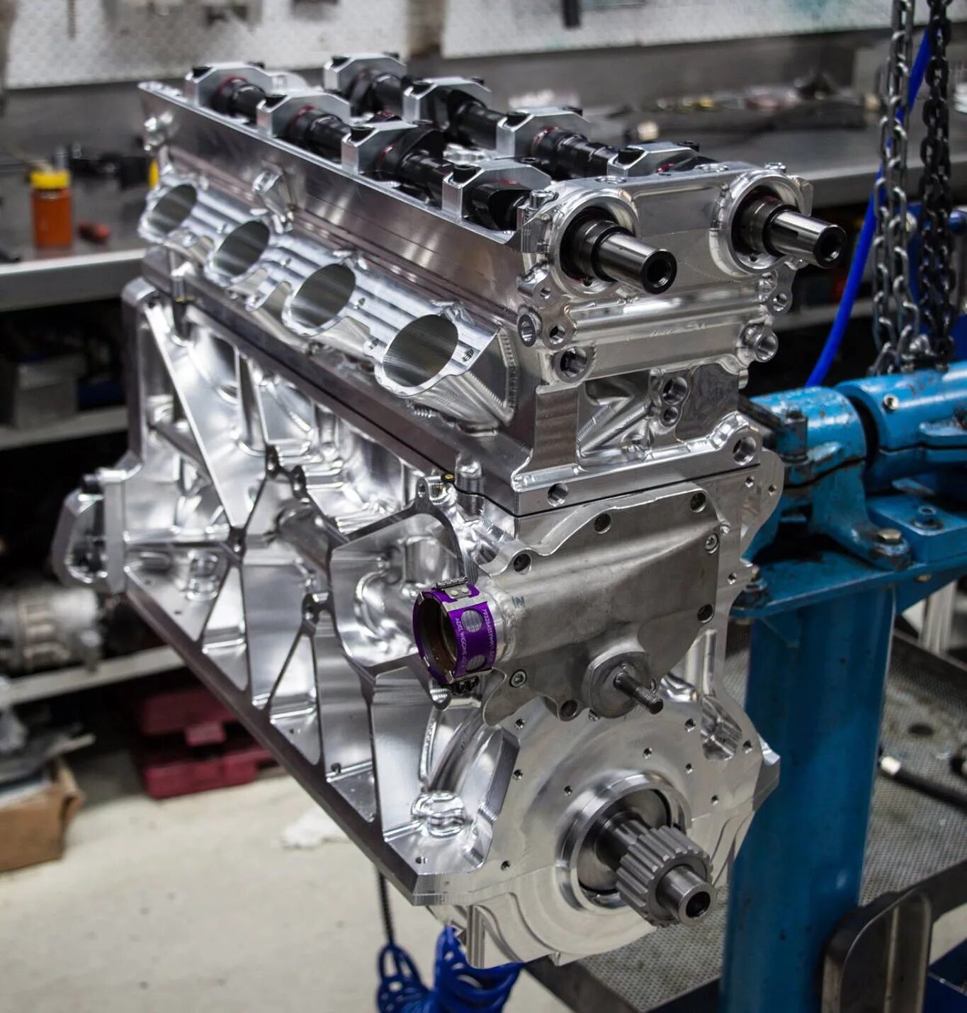 Inline 4. 2.0 camaro ltg engine block. automobile engine. v4 engine. inline 4 engine.
