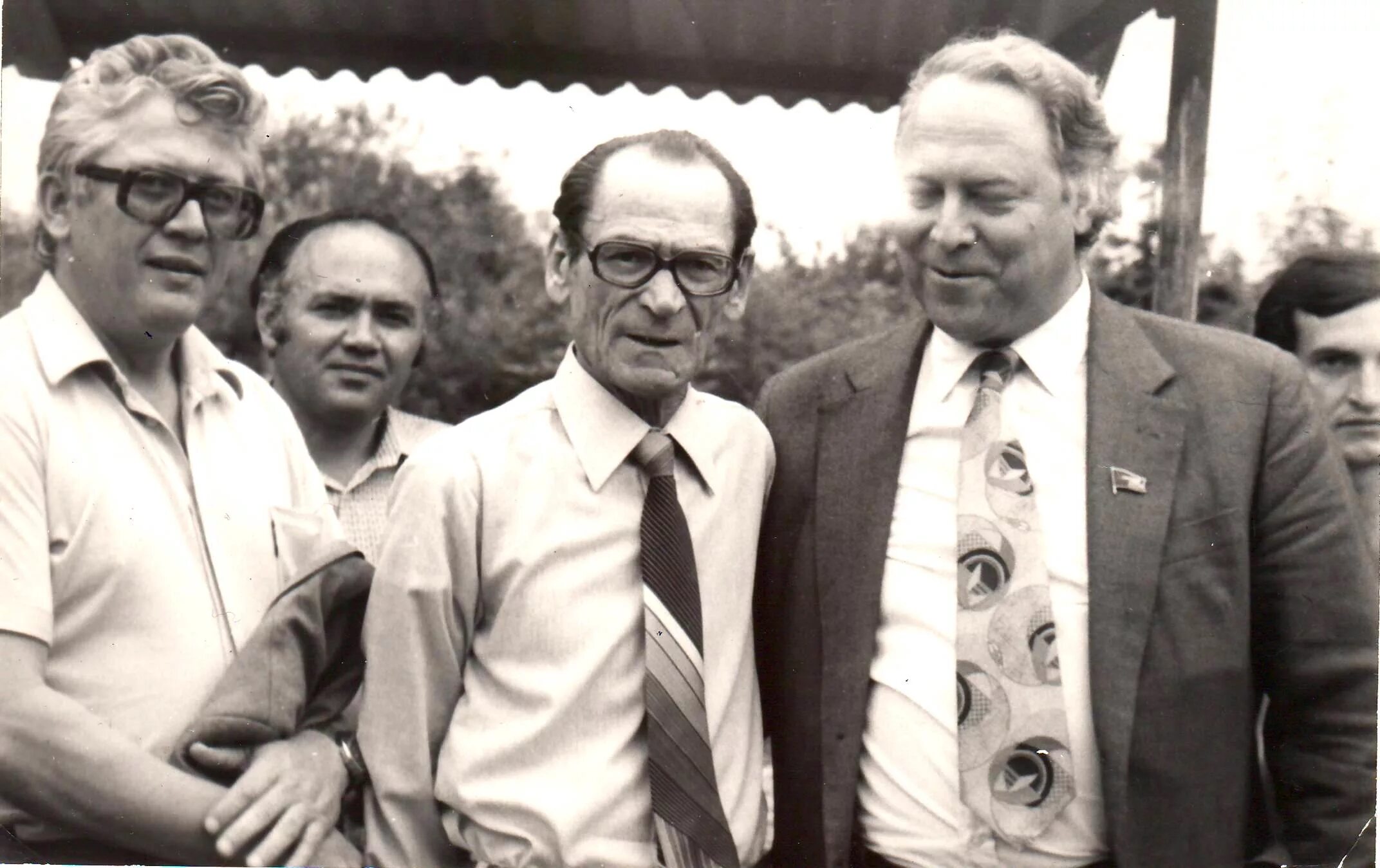 Мальбахов тимбора кубатиевич биография. Мальбахов борис. Мальбахов и кбр. Мальбахов тимбора кубатиевич. Памятник мальбахова нальчик.