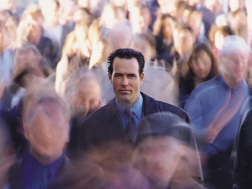 сколькими способами можно бригаду из 3 чел. среди которых стоит выделить. задачи на вероятность. среди которых стоит выделить. одинокий человек среди толпы.