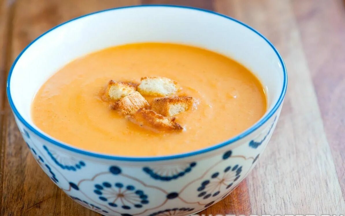 Рецепт супа пюре из тыквы и картофеля. Суп-пюре из тыквы с молоком и картошкой. тыквенный суп-пюре со сливками и курицей и картошкой. овощной крем суп со сливками. суп пюре с молоком.