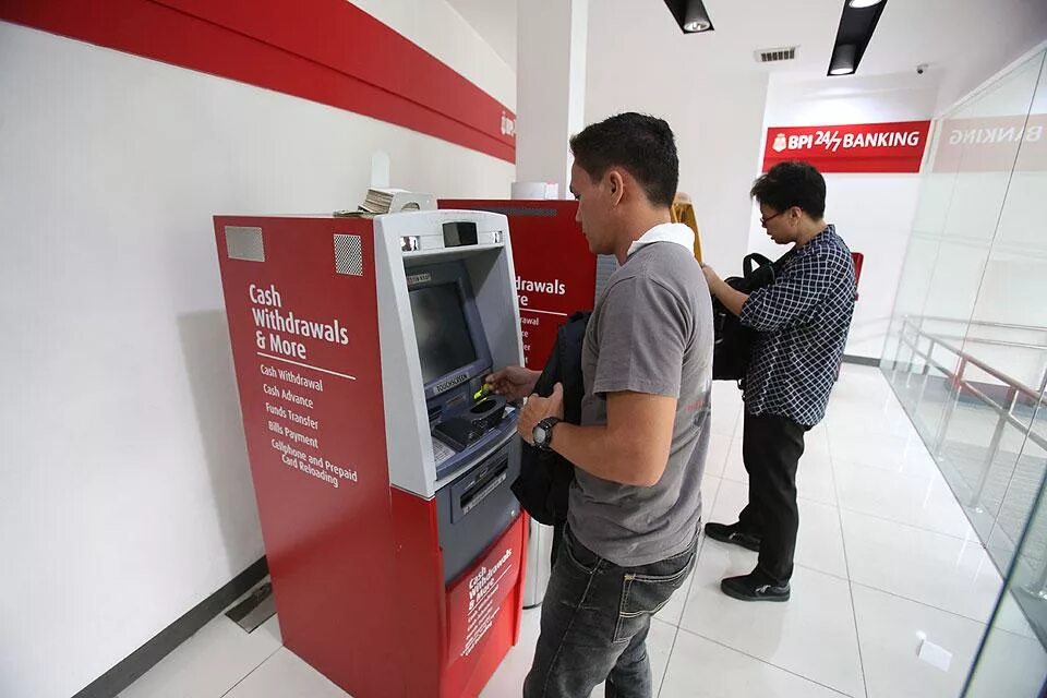 Банкомат (ATM). Банкомат МФЦ. Банкомат выдача наличных. BPI Банкомат.