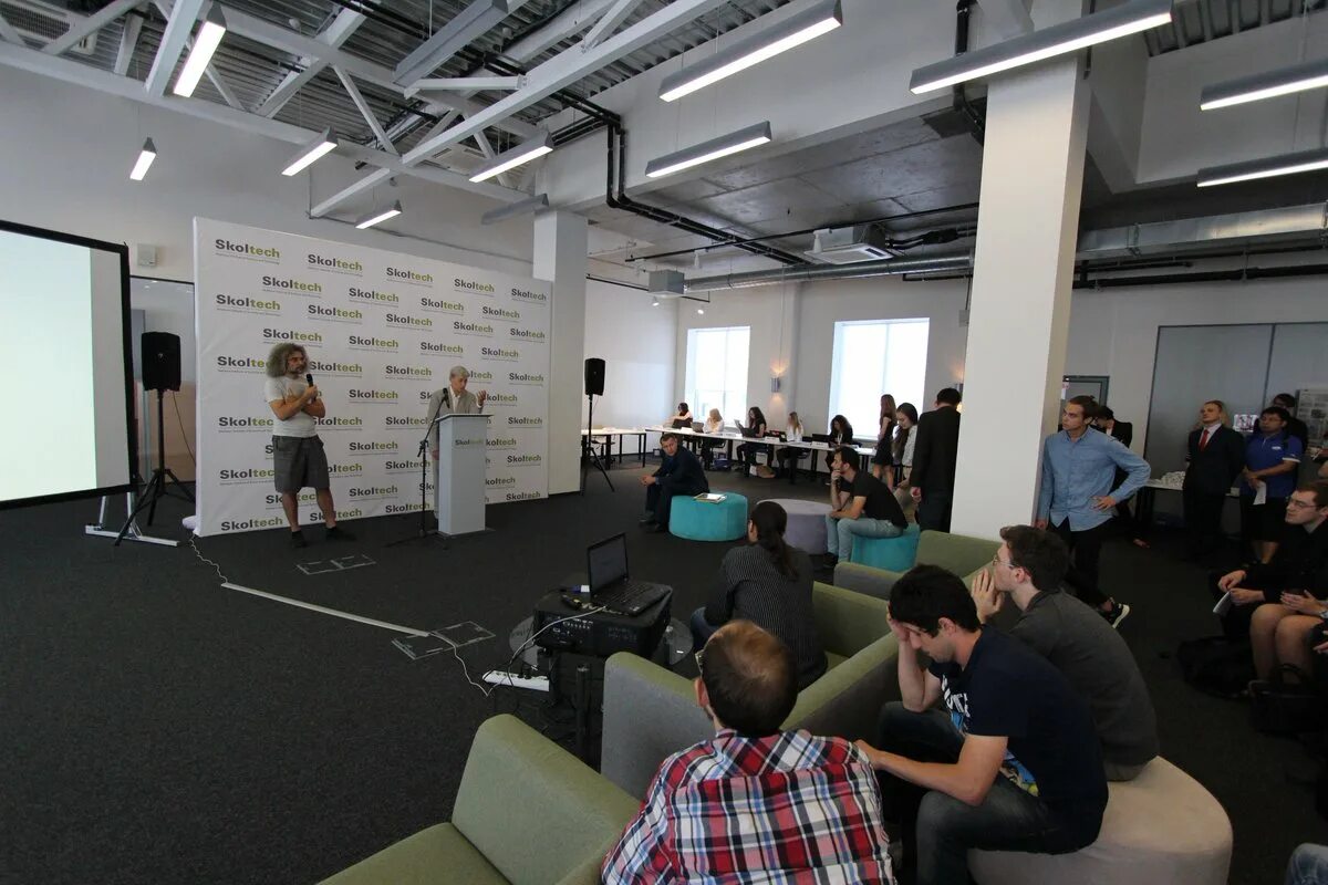 Skoltech courses. Мфти + skoltech. сколтех лестница. сколтех коридор сколтех. жилстрой сколтех.