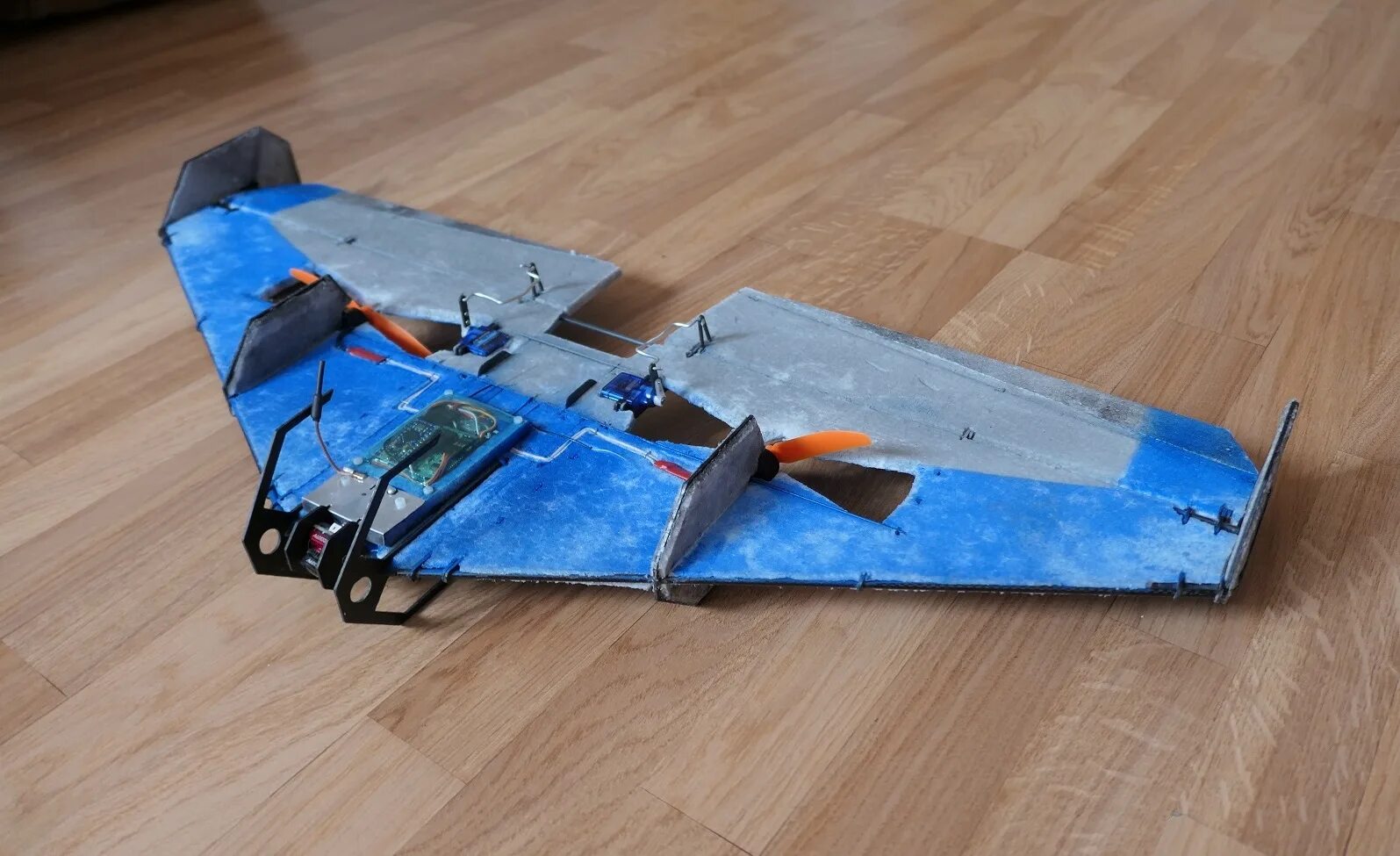 Несущее крыло. Летающее крыло horten ho 229. Самолет northrop yb-49. Сегменты тела насекомых. Боинг 797 летающее крыло.