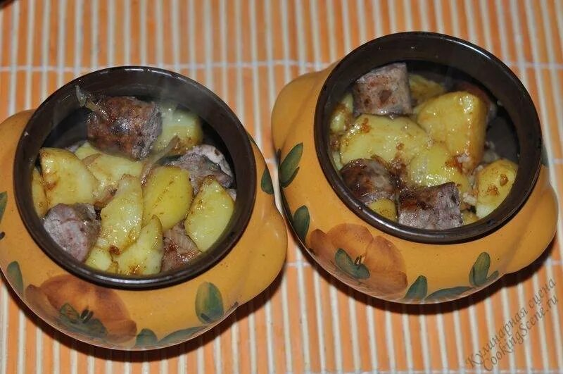 Шампиньоны с картошкой в горшочке рецепт. Картошка с фаршем в горшочках. блюда в горшочках в духовке с фаршем. картошка с фаршем в горшочках в духовке. рыба с картошкой в горшочках в духовке.