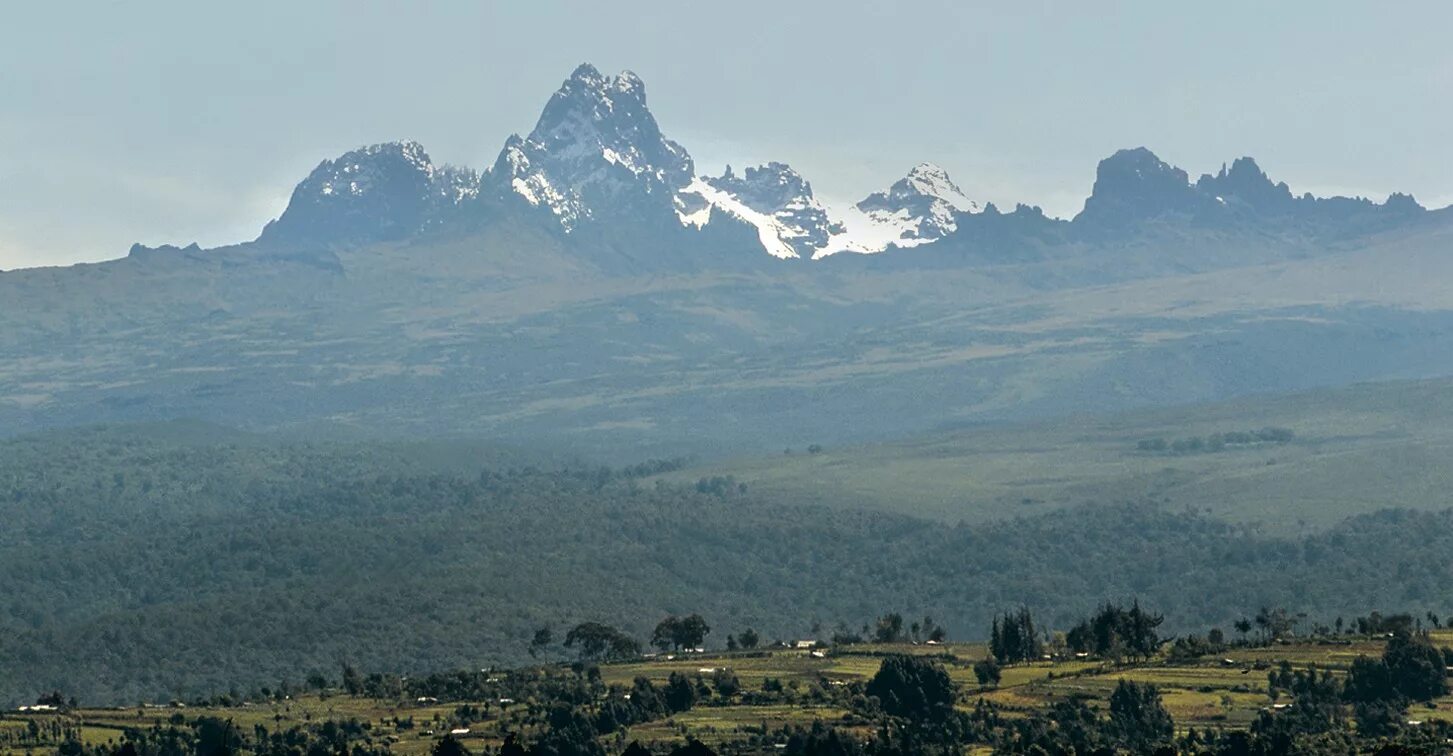 Танзания вулкан килиманджаро. Горы эфиопское нагорье. Восточное плато. Эфиопское нагорье в африке. Траппы плато декан.