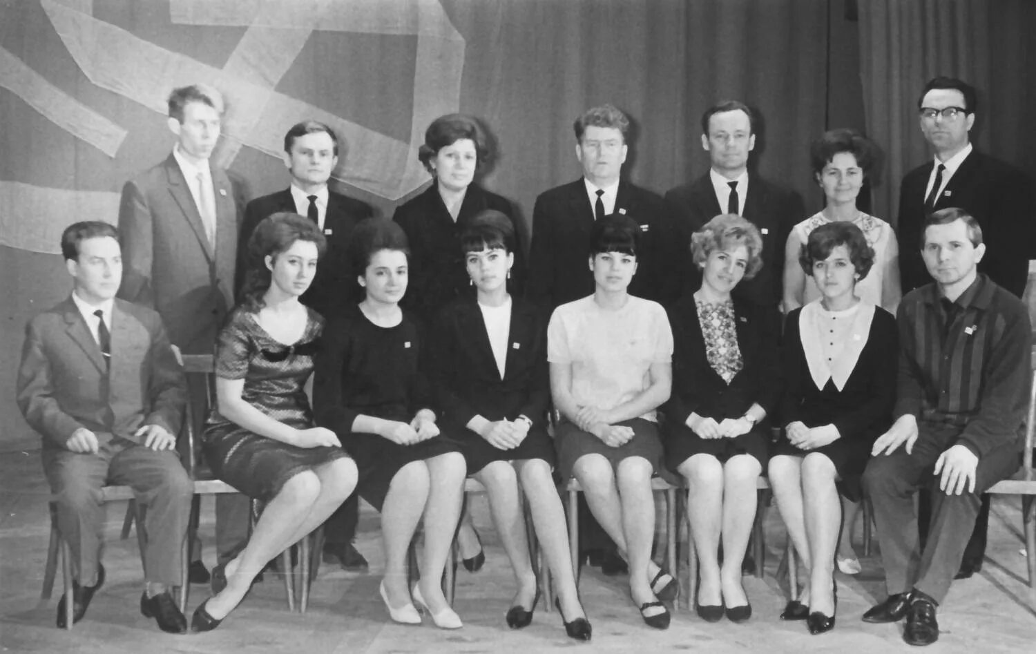 Музыкальная школа 46. Старинные здания в ленинградской станицы. Музыкальная школа хачатуряна москва. Горн ленинградская станица краснодарский край. Музыкальная школа курск.