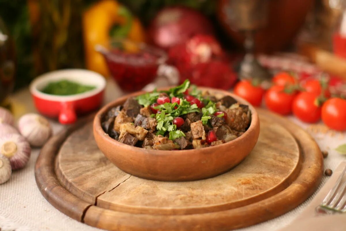 блюда из субпродуктов. блюдо из потрохов. кучмачи по-грузински. кучмачи из потрошков. блюдо из потрохов.