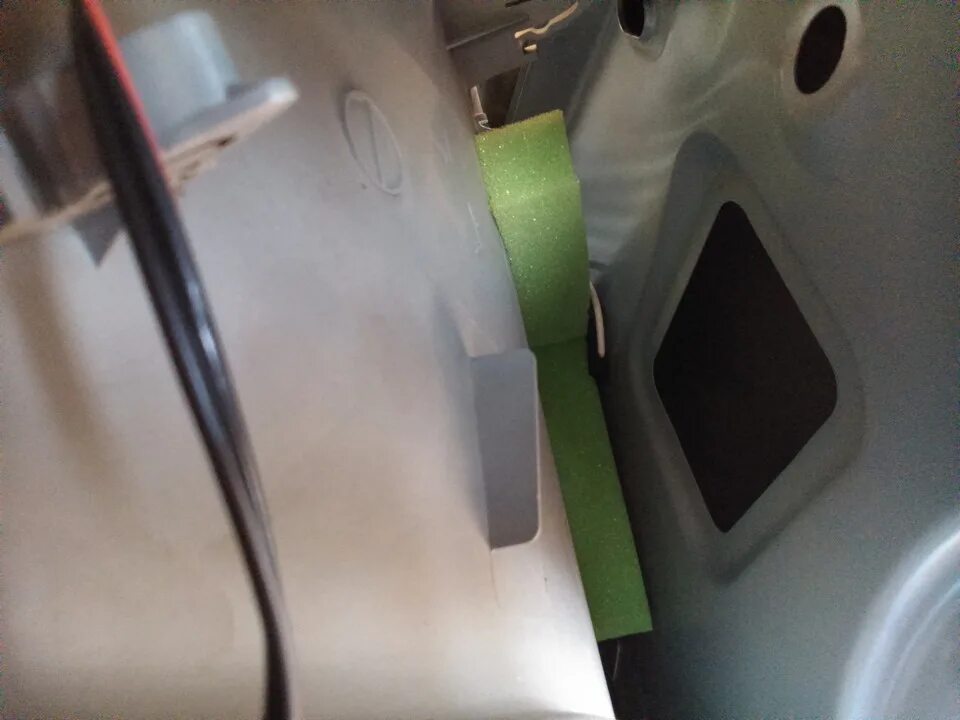 Логан воздуховоды в задней части. Вентиляция багажника рено логан 2. 4. Вентиляция салона рено логан 1. Вентиляция салона рено логан 2.