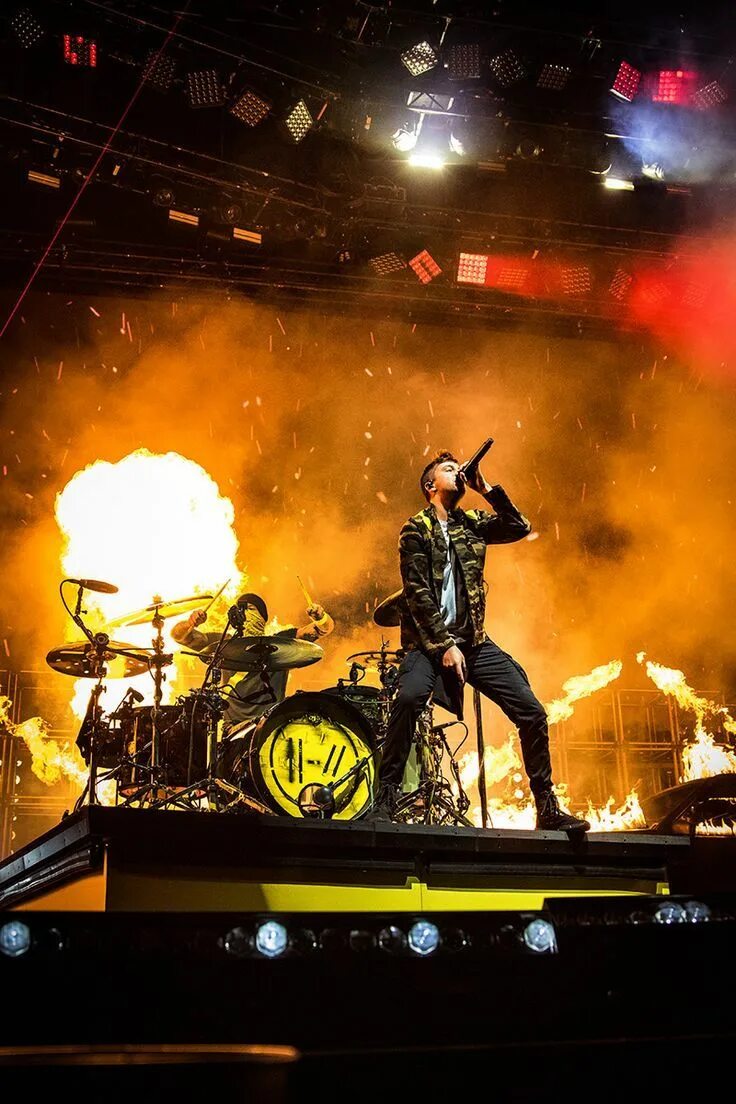 Twenty one pilots концерты. Twenty one pilots. twenty one pilots 2025. twenty one pilots концерт. tyler joseph concert.