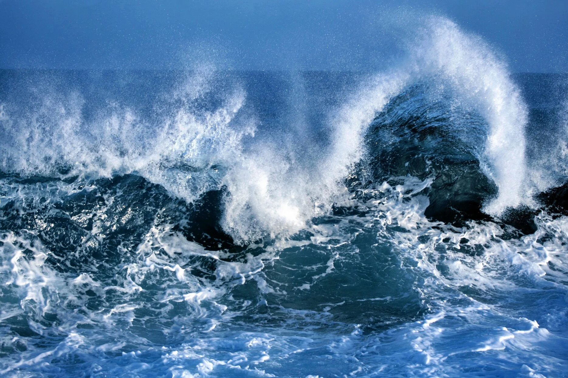 Море, волны. Океан волны. Морская пучина. Море шторм. В душе ее вздымались волны ревел