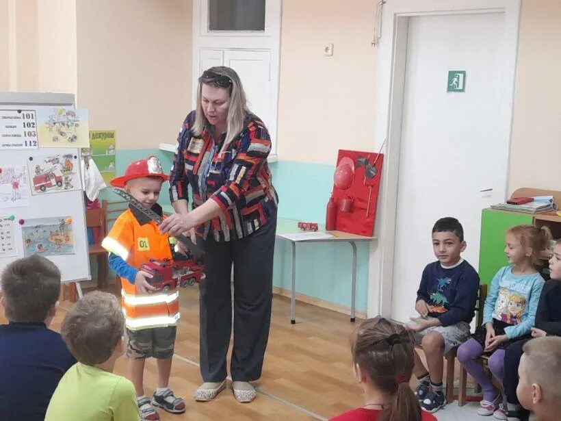 Единый день безопасности в детском саду. Мчс в детском саду. Занятие по гражданской обороне в детском саду в старшей группе. День го в детском саду. Занятие по гражданской обороне в детском саду.