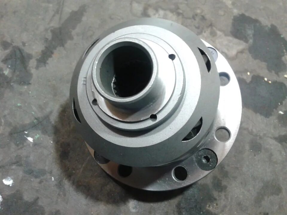 Самоблок вал рейсинг на уаз. Блокировка дифференциала нива шевроле. Редуктор ваз с блокировкой. Самоблокирующийся дифференциал на ниву. Самоблок на вольво мост 240.