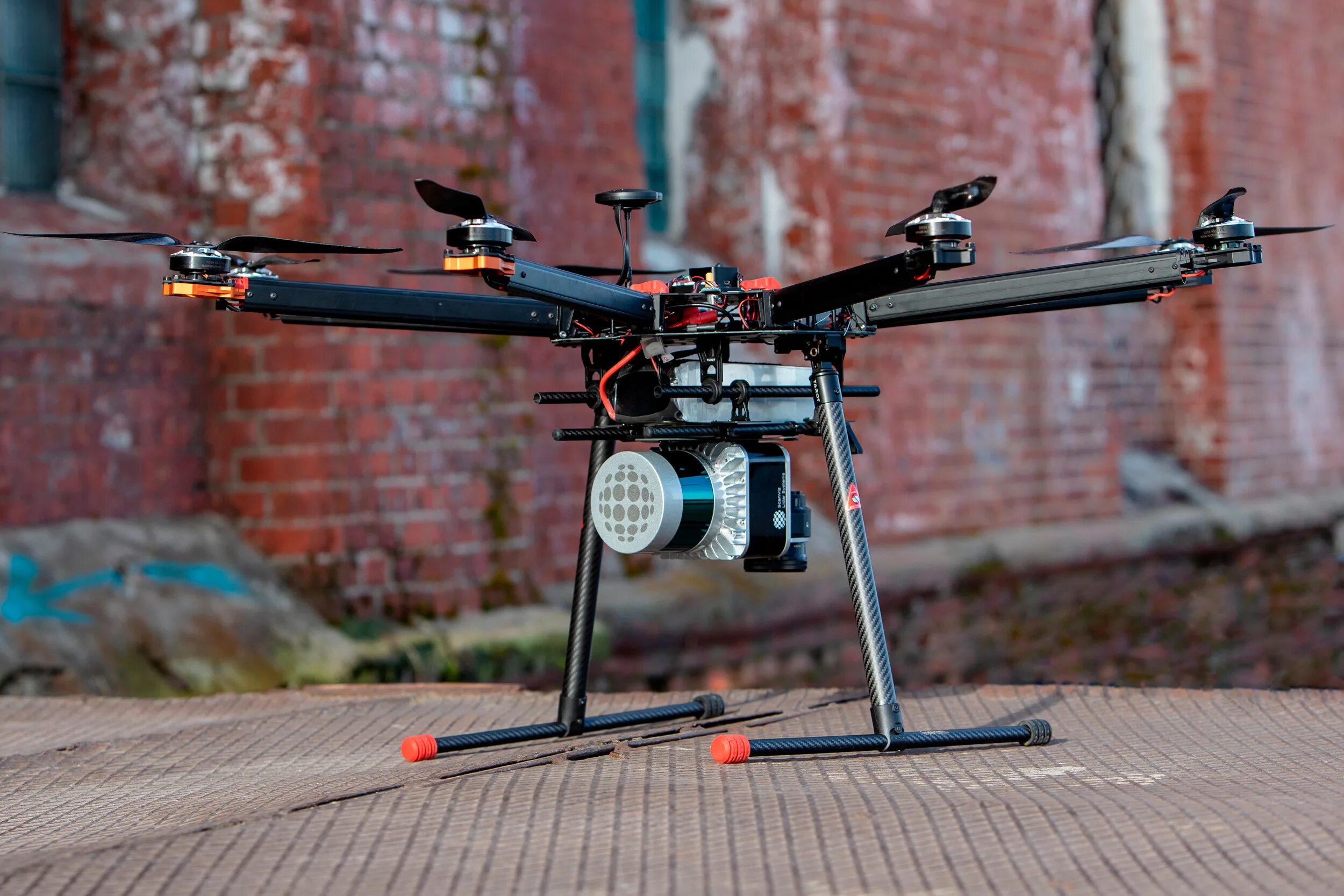 Лазерный сканер riegl vz 4000. Drone lidar d2000. Лидар квадрокоптер dji. Сканер riegl minivux. Мультикоптер dji s1000.