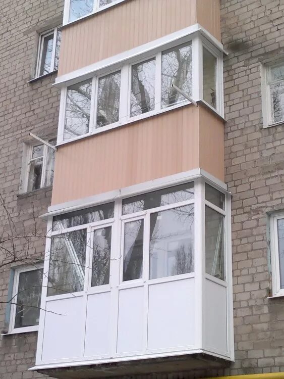 Остекление череповец. Отделка лоджии. Остекление череповец. Производственная компания мегапласт. Цвет профнастила для балкона.