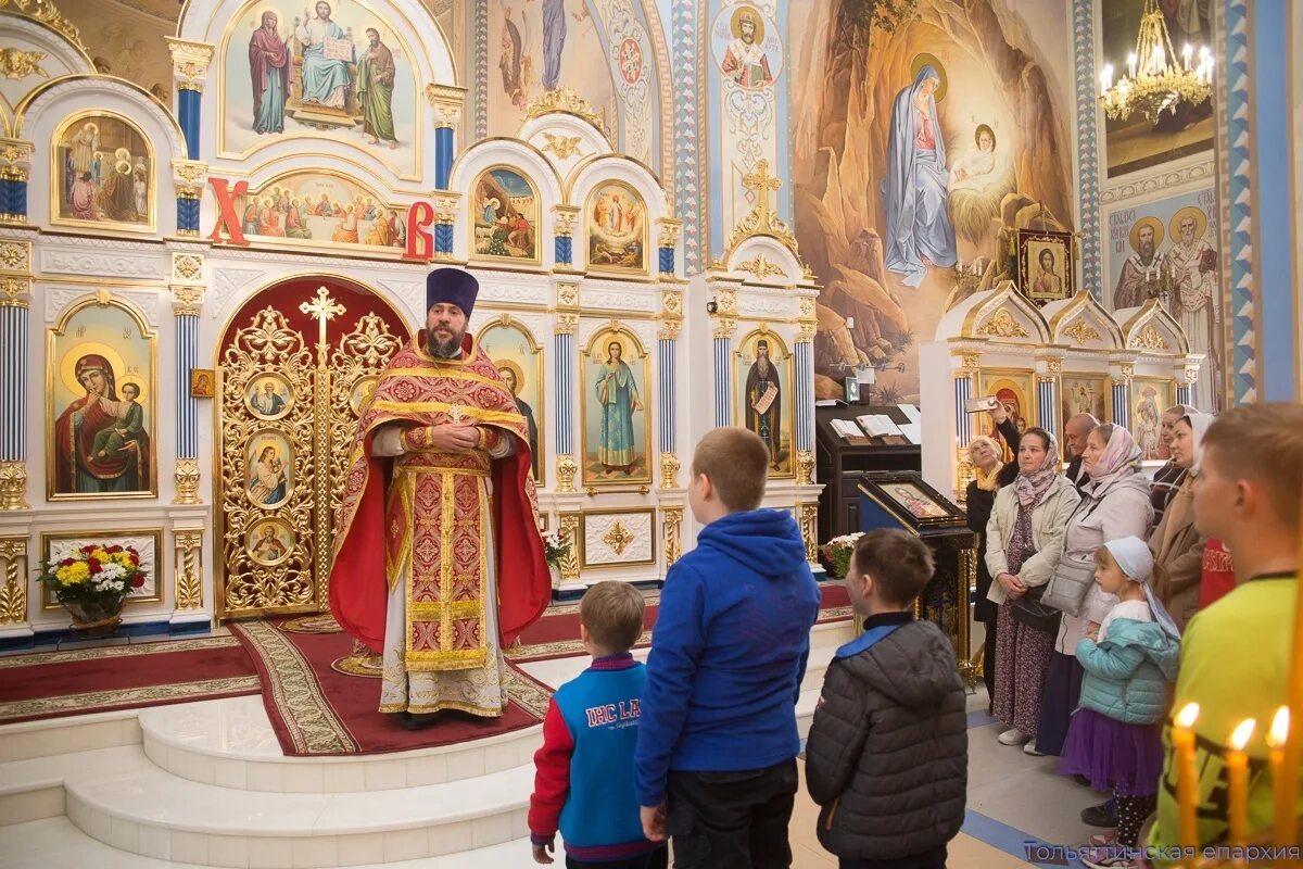 Свято воскресенский монастырь самара. Воскресенский монастырь (Тольятти). Воскресенский мужской монастырь Тольятти. Мужской монастырь в Тольятти в Портпоселке. Настоятель храма в Тольятти.