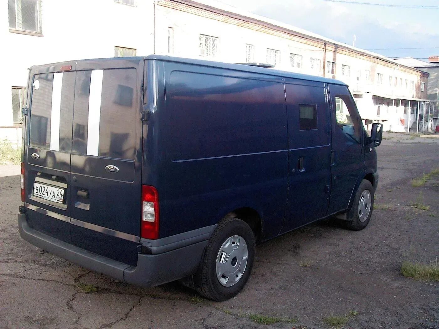 Форд транзит купить 2 5. Ford Transit автомат. Форд Транзит 9х1 2002. Феникс 1791 Форд Транзит. Форд Транзит Грузопассажирский 2005.