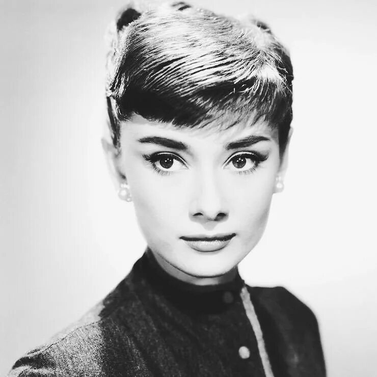 Американская актриса одри хепберн. Одри хепберн рост. Одри хепберн. Одри хэпберн родители. Одри хепберн 1956.
