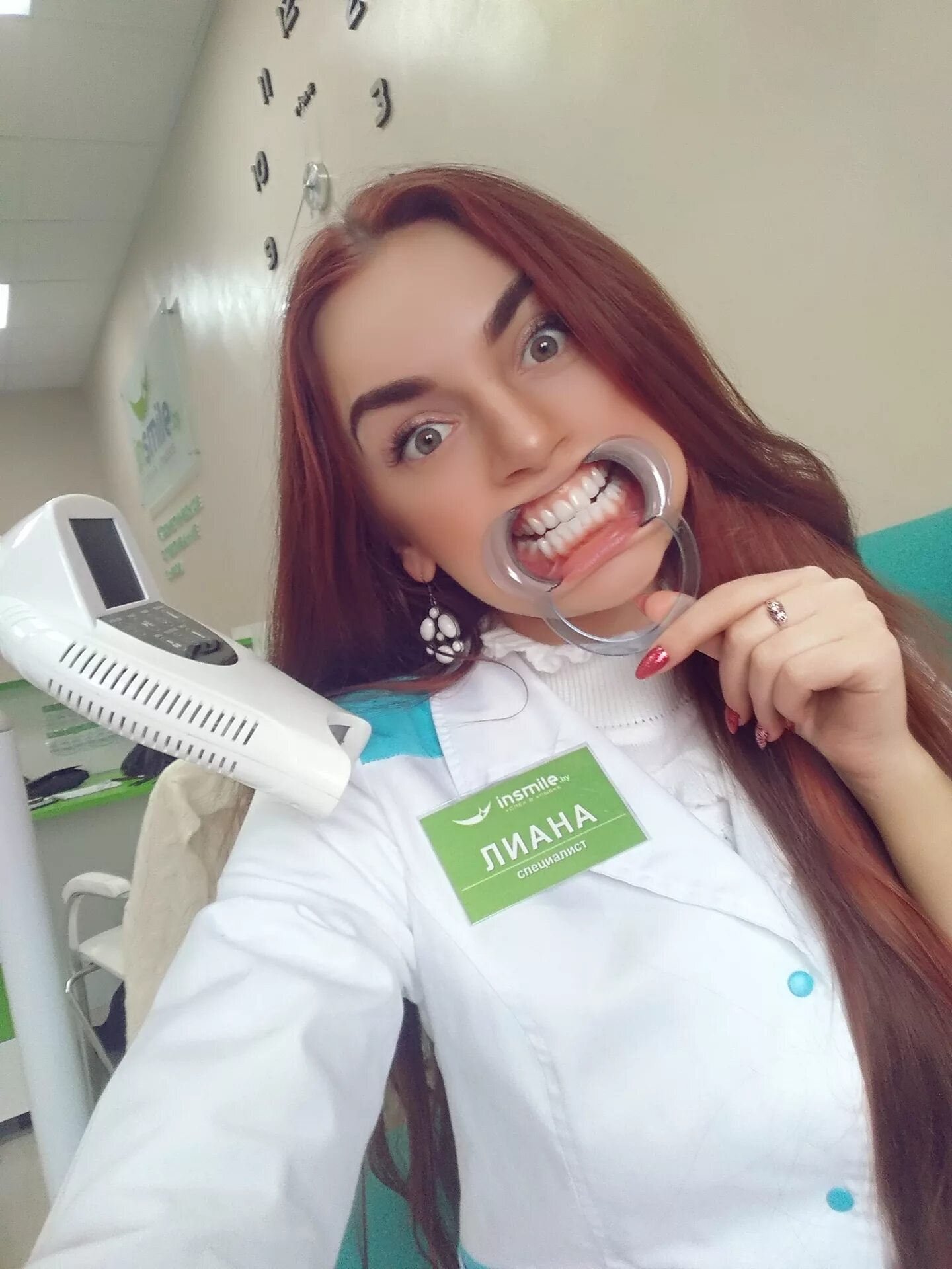 Отбеливание зубов. Зубы стоматология. Отбеливание у стоматолога.