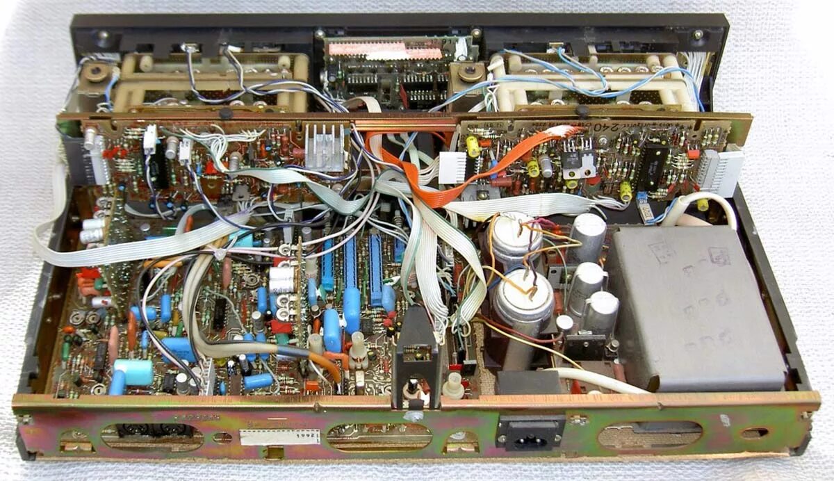 Радиоприемник вега рп-240. Вега содержание драгметаллов. Радиоприемник вега 342. Вега содержание драгметаллов. Вега 115 разбор.