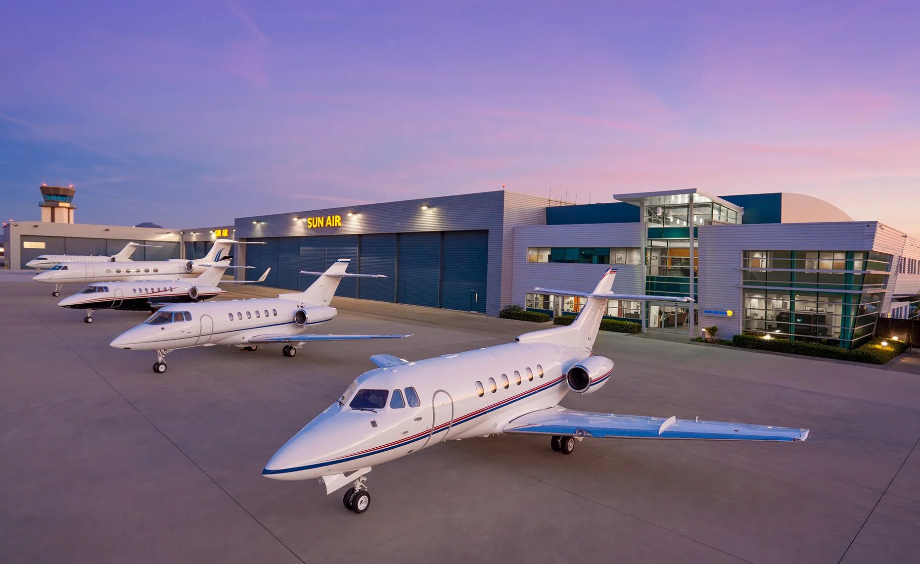 Business Jet Hangar. Бизнес Джет в ангаре. Air Джет. Sun Air. Джет эйр