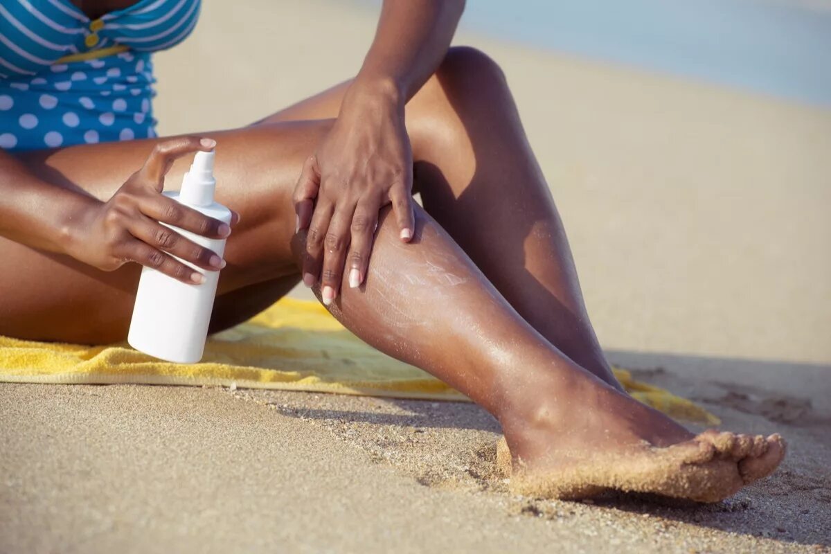 Крем для загара ног. Пляж. Защита кожи от солнца. Загар витамин д.