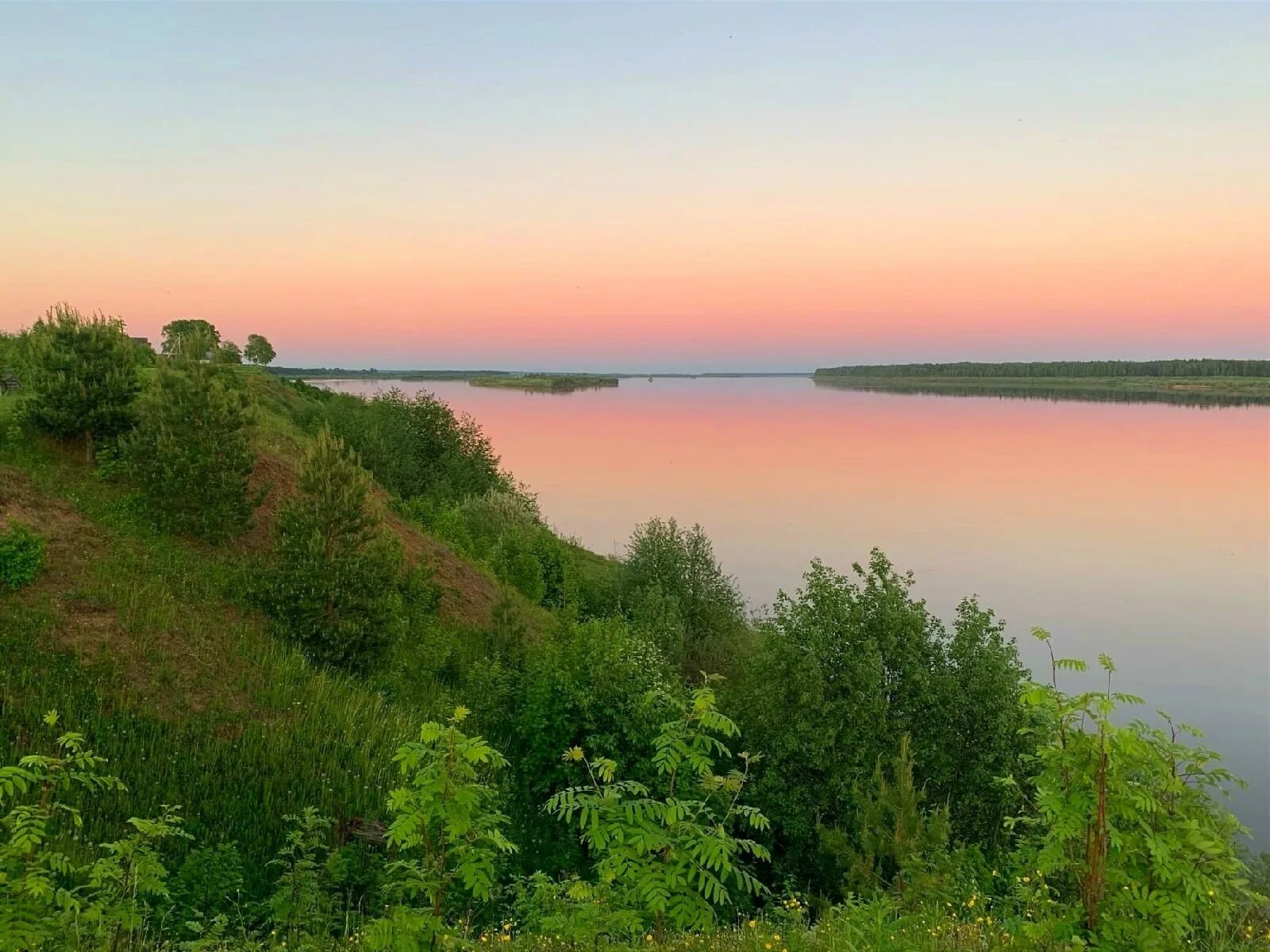 Река двина город. Северная Двина Архангельск. Белые ночи в Архангельске. Северная Двина река в Архангельске. Белозерье Северная Двина белое озеро.