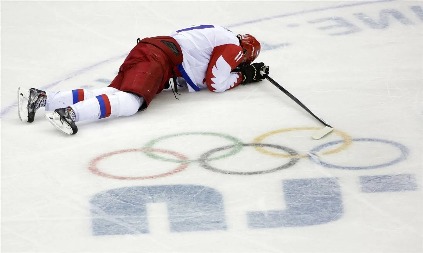 Зимние игры хоккей. Хоккей олимпийский вид спорта. Зимние олимпийские виды спорта хоккей. Зимние олимпийские игры хоккей. Хоккей олип.