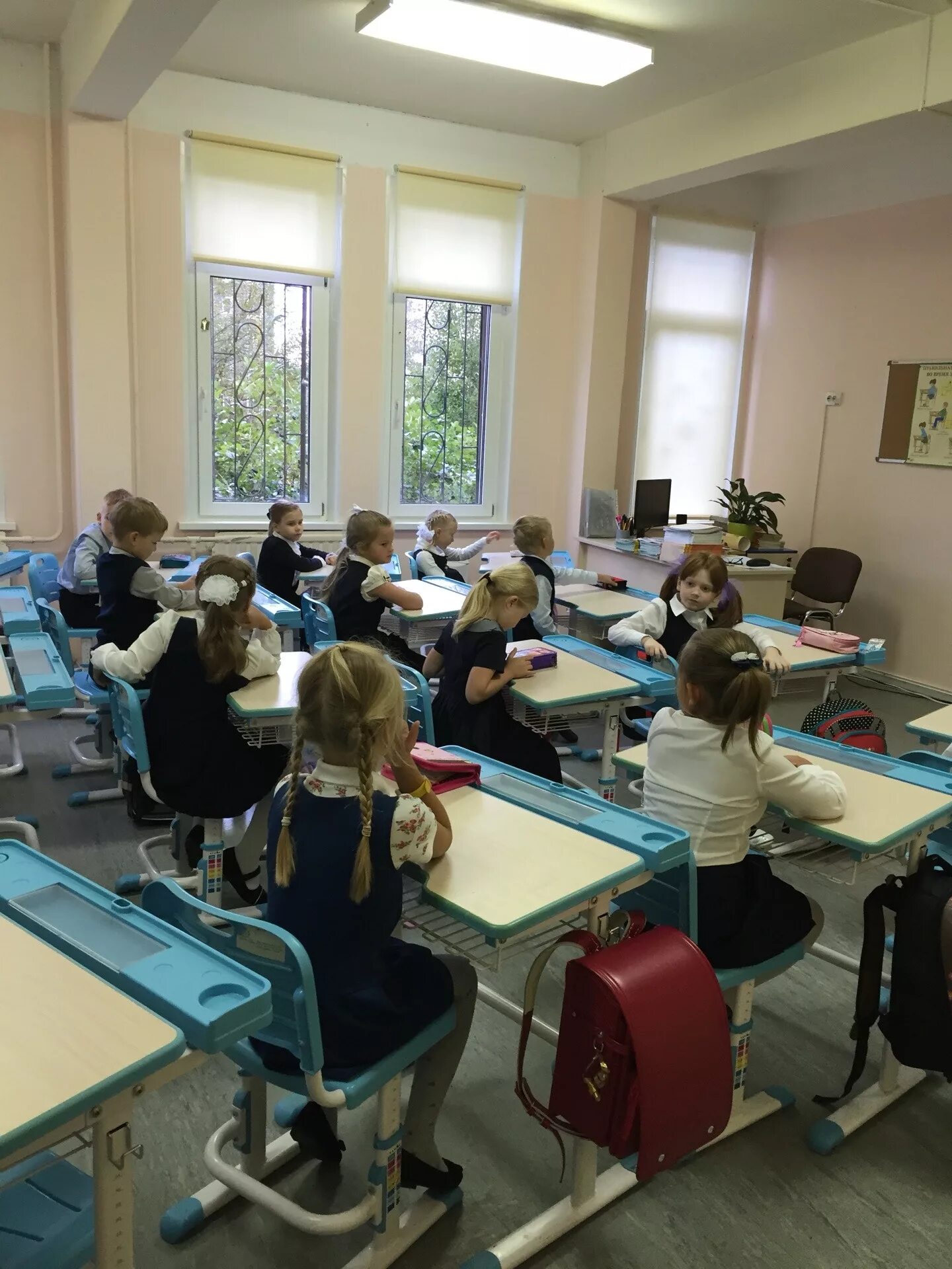 Чоу деловая волна спб. Чоу деловая волна. Частная школа деловая волна санкт-петербург. Частная школа деловая волна. Прощальная школа.