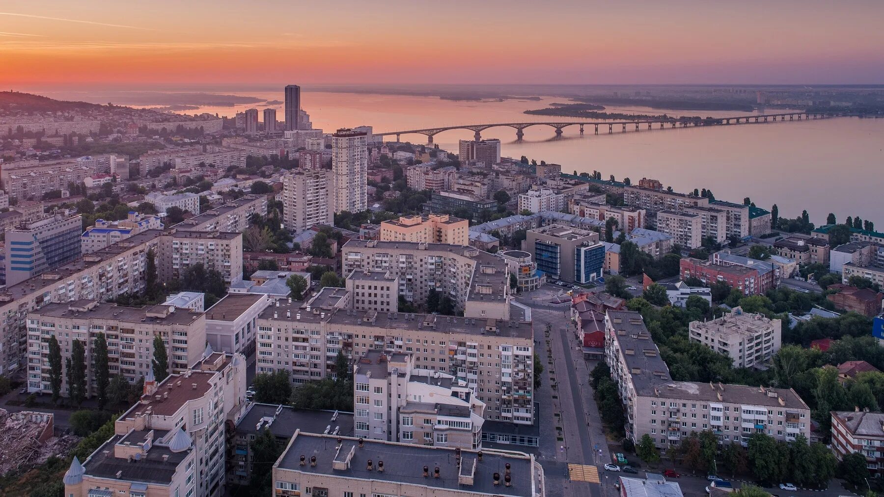 Саратов. Саратов с птичьего полета. Саратов столица Поволжья. Город Саратов с высоты птичьего полета.