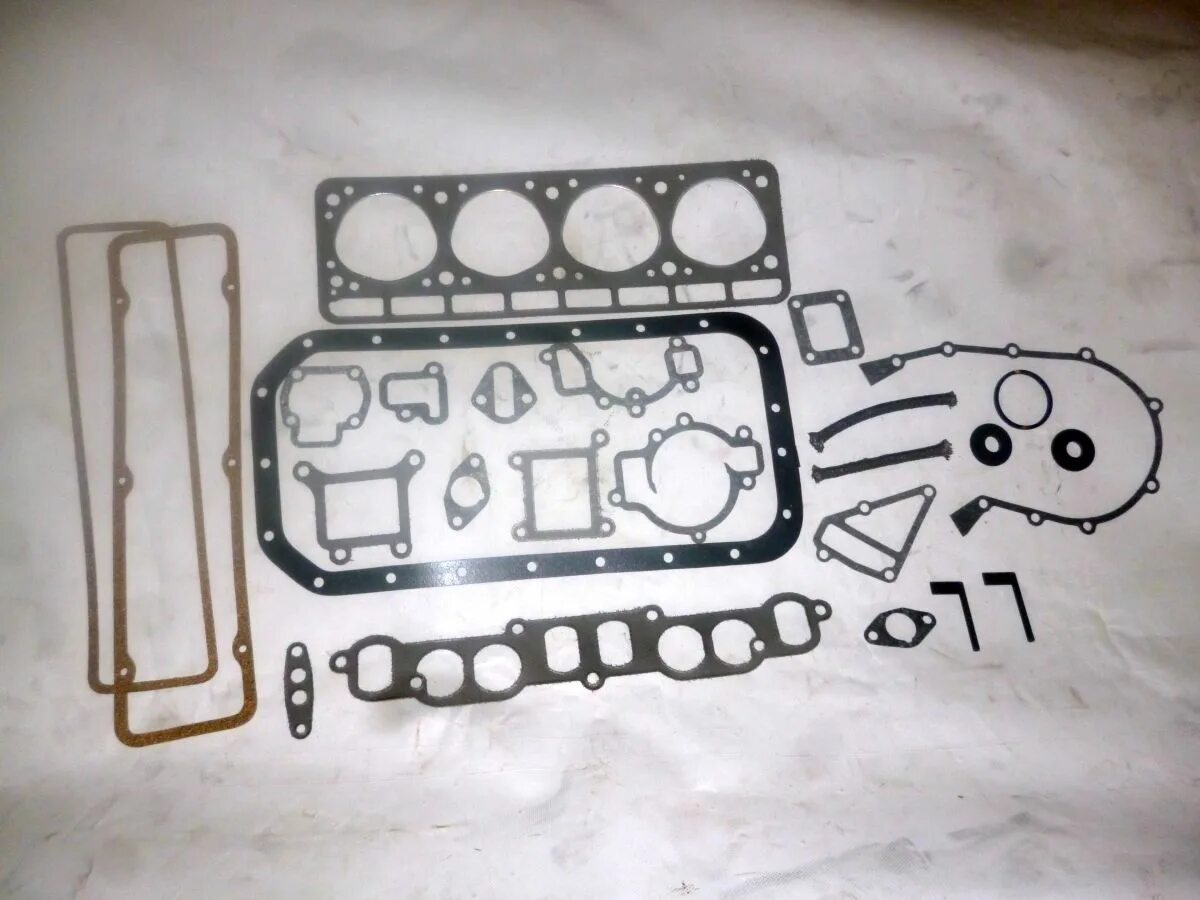 Прокладка двигателя 402 газель. Прокладка гбц газель 402 двигатель. Прокладка гбц 24-1003020. Комплект прокладок змз 402. Прокладка гбц 402.