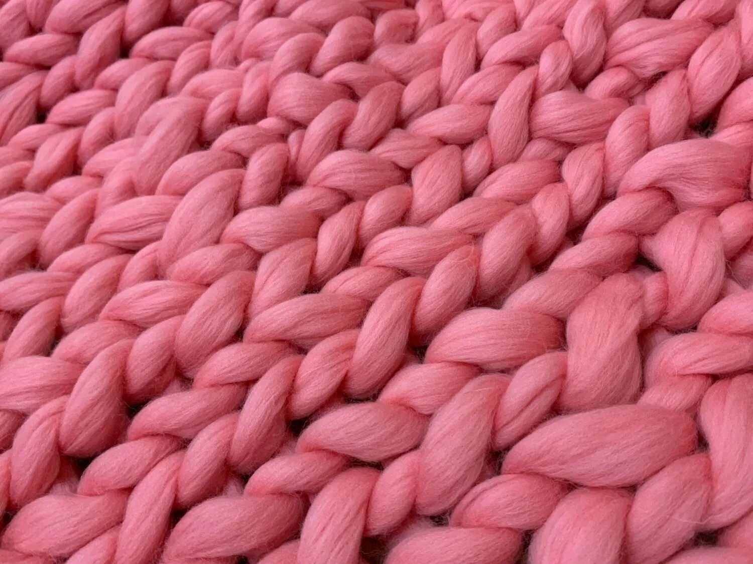 Вязаные кофты. Розовая кофта крючком. Вязаные кофты. Розовые вязанные. Розовый вязаный жакет.