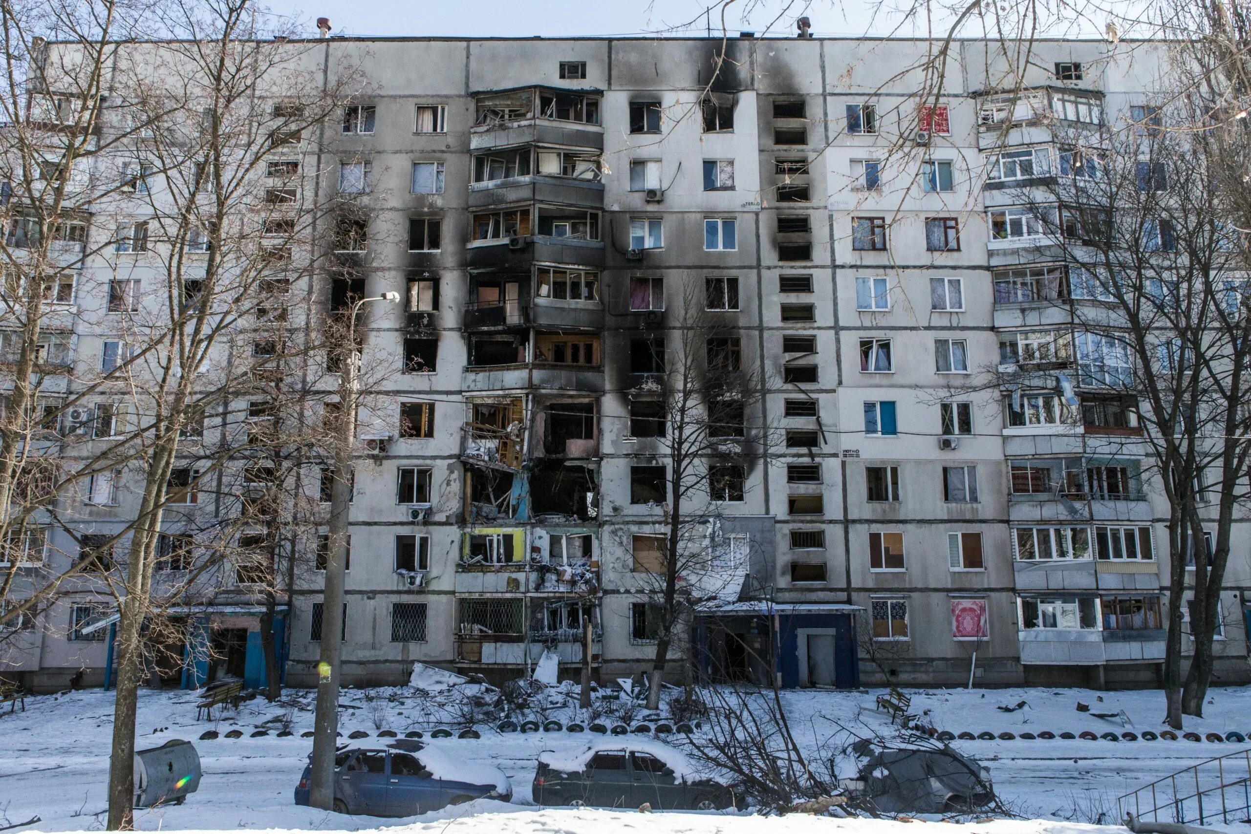 Харьков разрушения. Разрушение домов в Харькове. Харьков город. Разрушенные дома в Харькове. Жители харькова покидают город