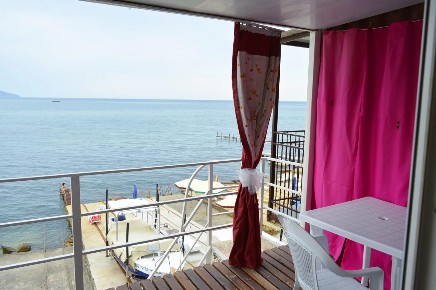 Феодосия песчаная балка эллинги. Снять эллинг на море. Лазаревское гостиница эллинг. Эллинг коктебель. Феодосия эллинг 1141.