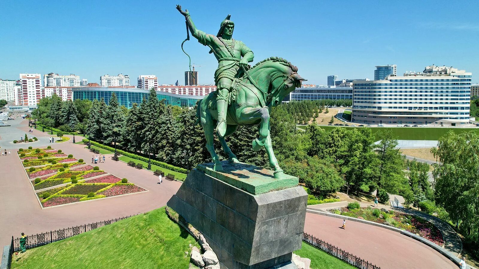 Салават юлаев памятник. Салават юлаев монумент. статуя салавата юлаева в уфе. салават юлаев памятник в уфе набережная. площадь салавата юлаева в уфе.