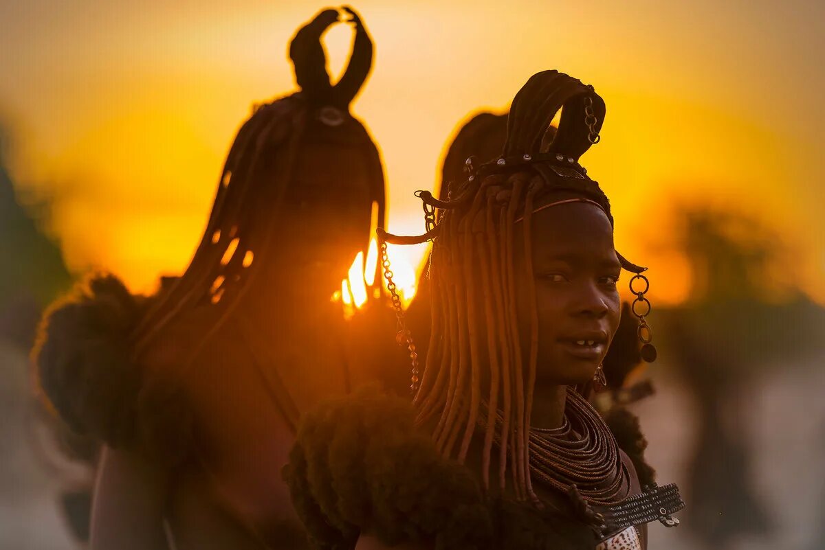 Tribe himba купить. Северная Намибия племя Химба. Племя Химба в Намибии. Намибия девушки из племени Химба. Племя Химба в Намибии женщины.